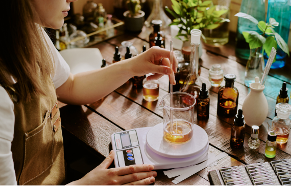 How to Layer Perfumes Like a Pro